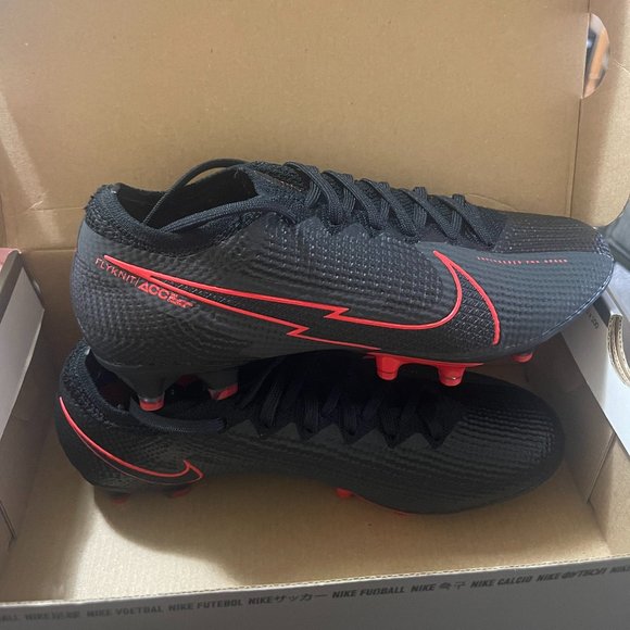 Athletic_Shoes